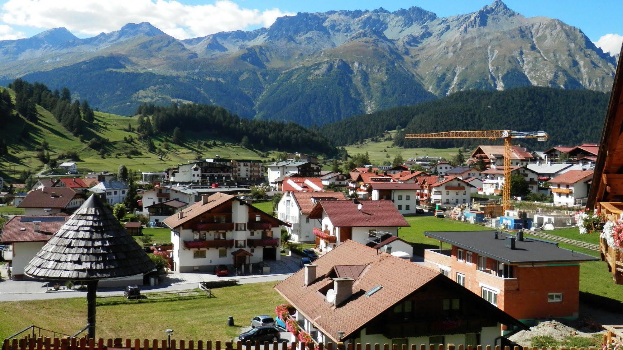 Collina Hotel Garni Nauders Buitenkant foto