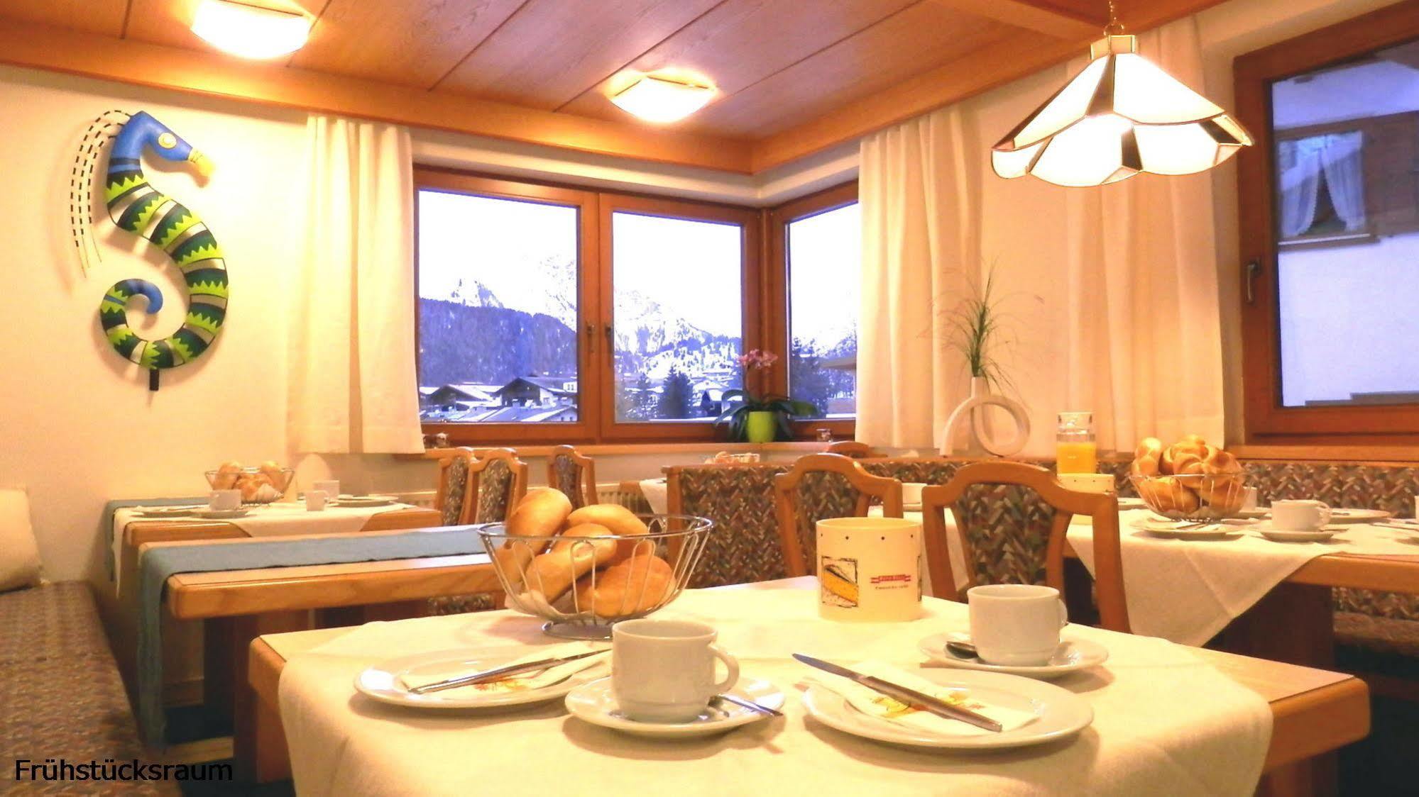 Collina Hotel Garni Nauders Buitenkant foto