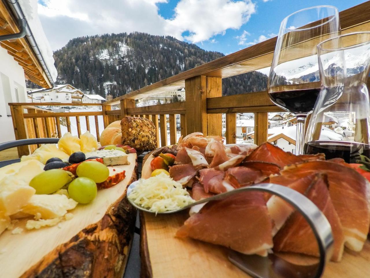 Collina Hotel Garni Nauders Buitenkant foto