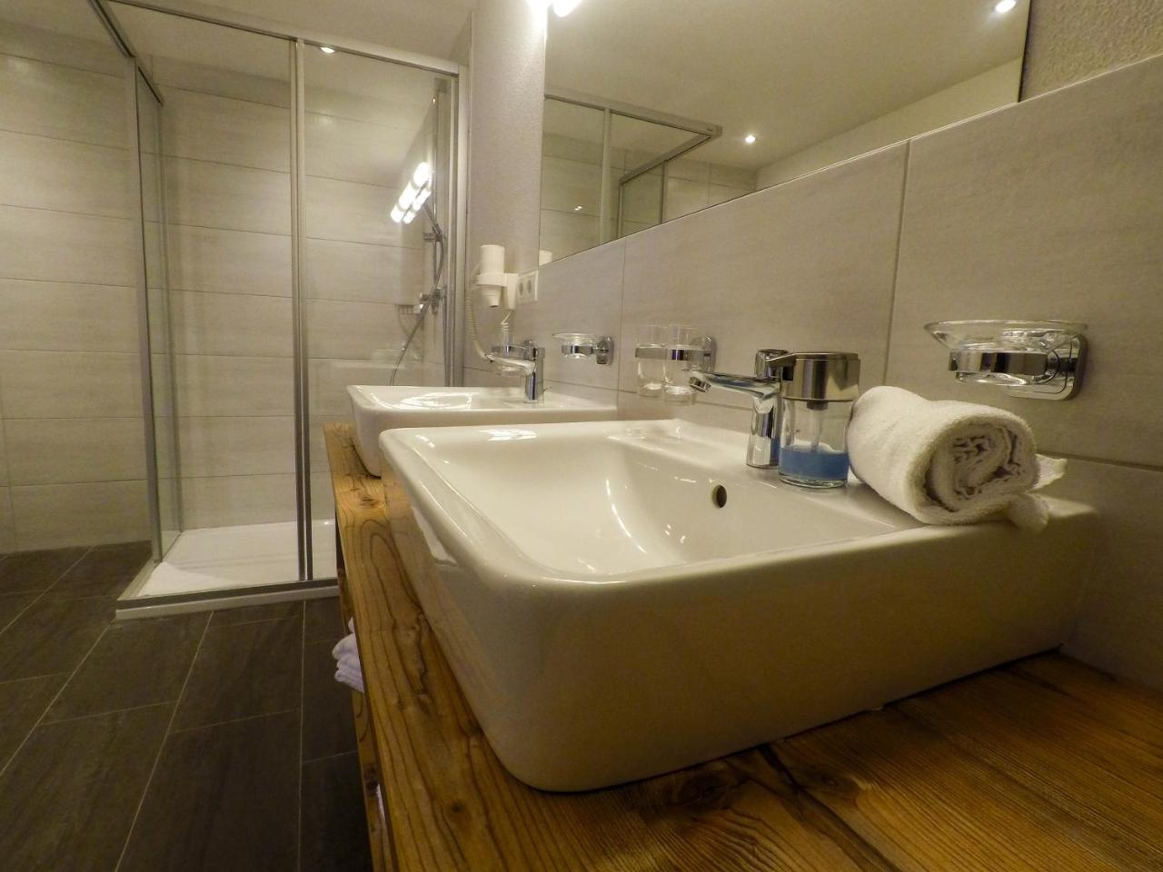Collina Hotel Garni Nauders Buitenkant foto