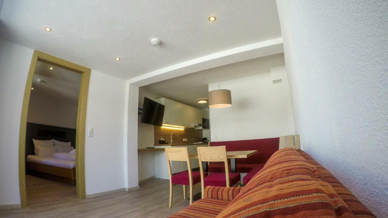 Collina Hotel Garni Nauders Buitenkant foto