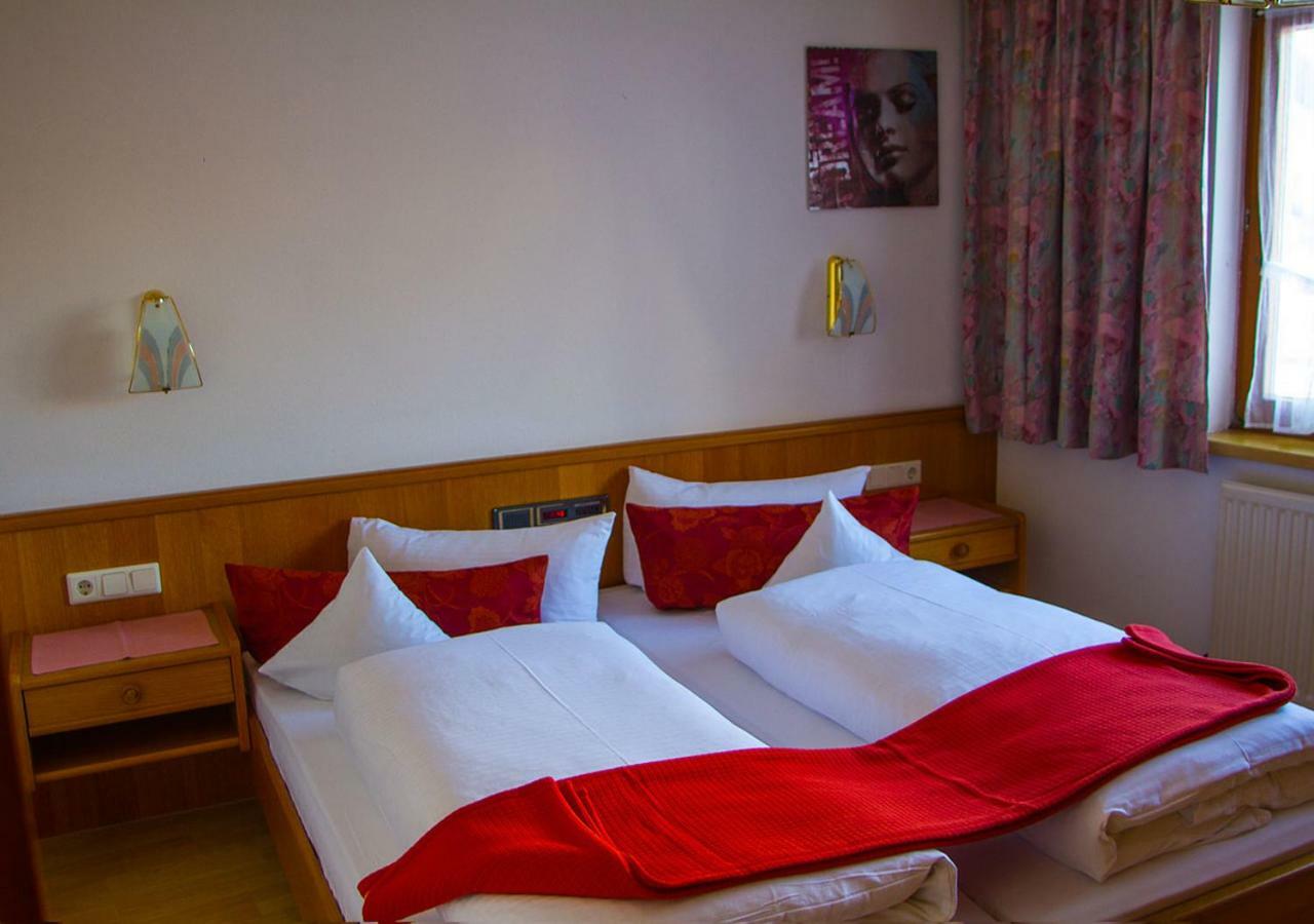 Collina Hotel Garni Nauders Buitenkant foto